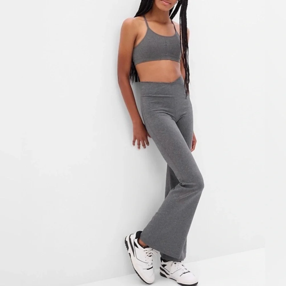 GAP Fit Teen Crossover Flare Leggings‎